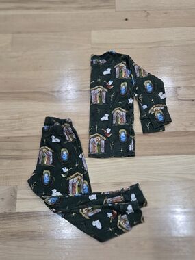 Holy Pals Kids Dark Green Nativity Print Pajama Set Size 6
